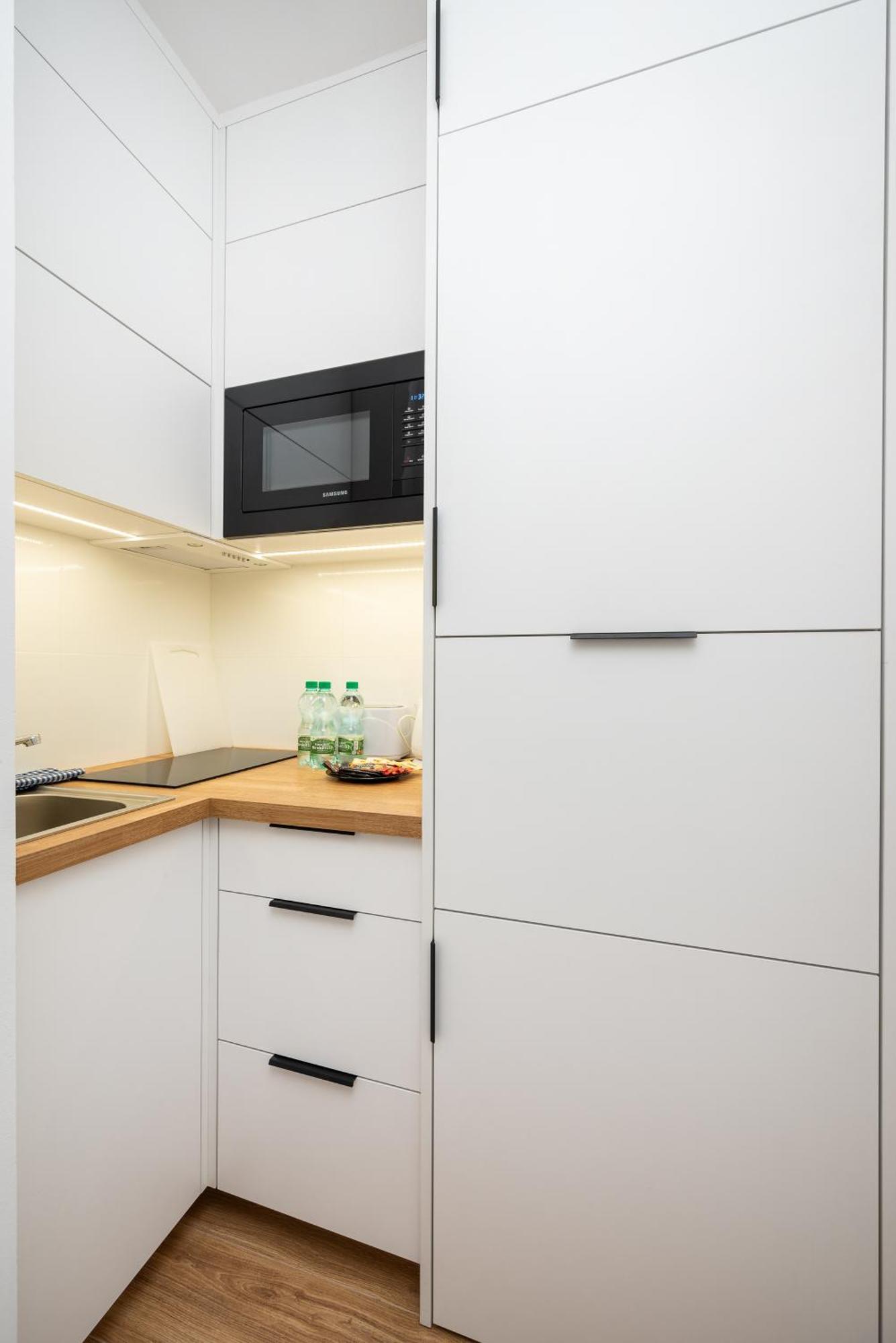 Krasinski Garden Comfort Apartment Варшава Экстерьер фото